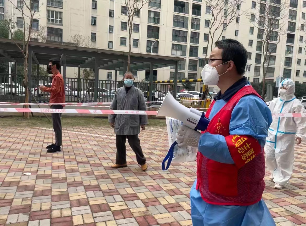 維持核酸檢測秩序.jpg 維持核酸檢測秩序.jpg