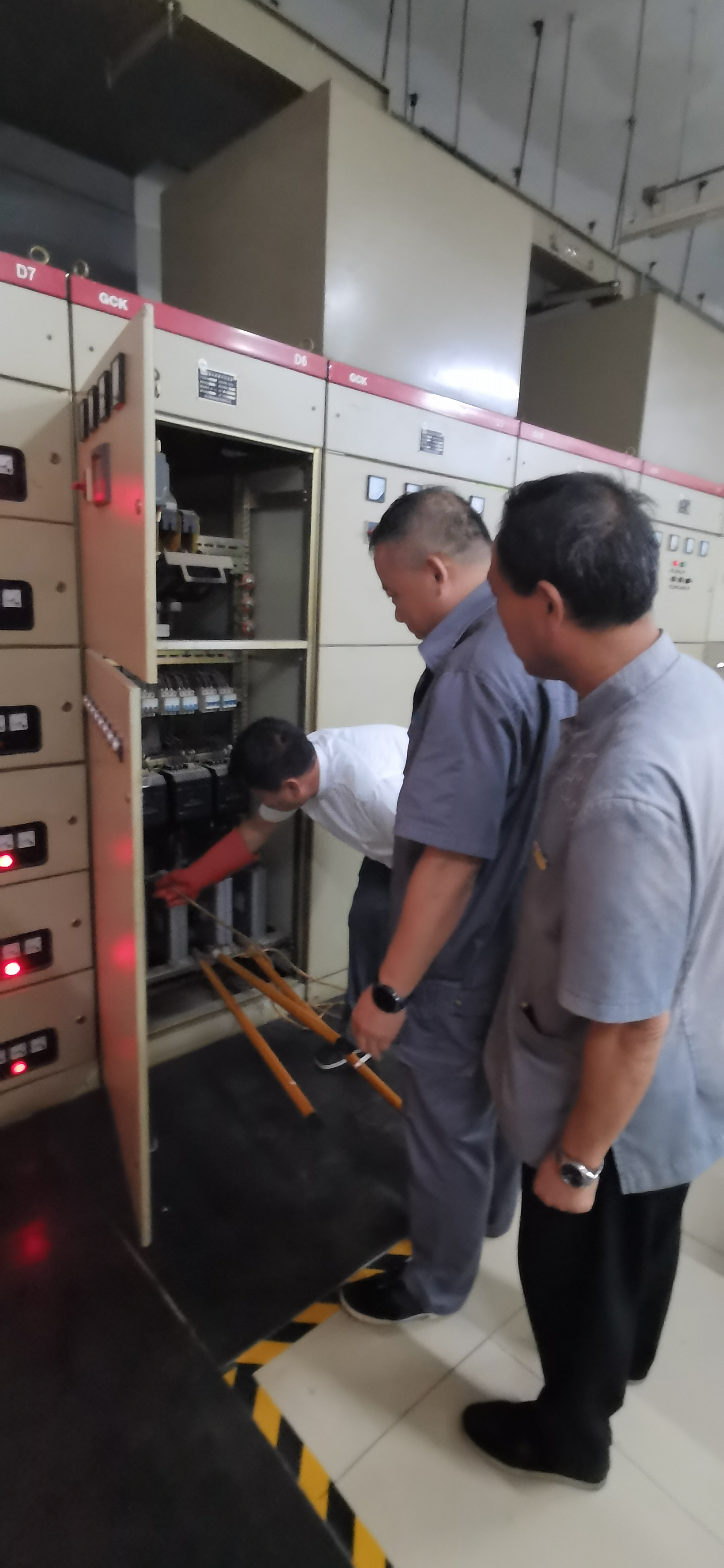 李德文工作現(xiàn)場(chǎng)3.jpg 李德文工作現(xiàn)場(chǎng)3.jpg