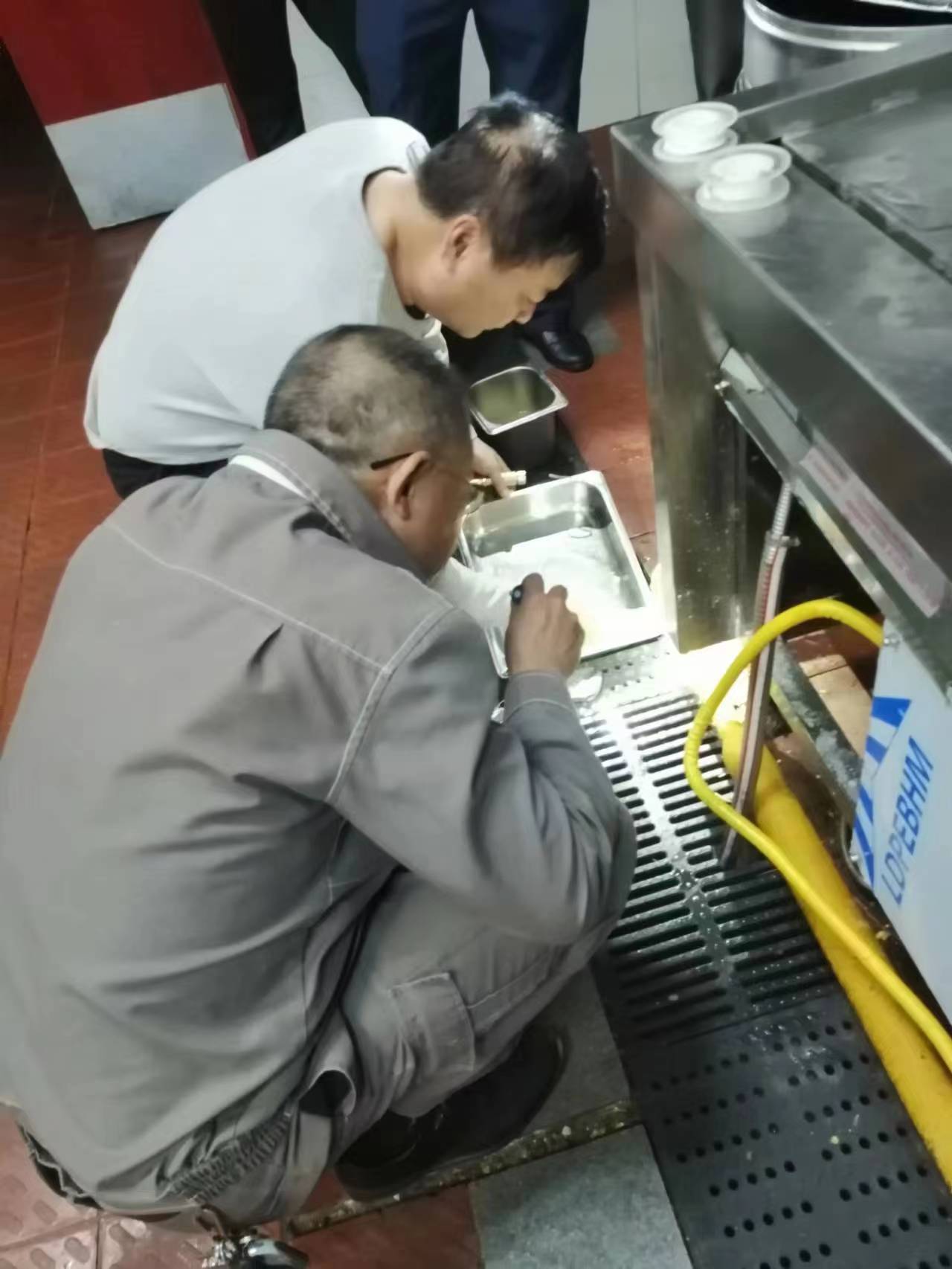 李德文工作現(xiàn)場(chǎng)4.jpg 李德文工作現(xiàn)場(chǎng)4.jpg